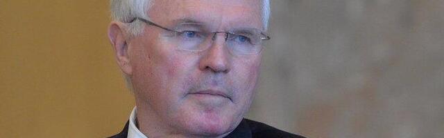 VEOMA OPASNE PORUKE AMERIČKOG AMBASADORA HILA  Amerika nas gura U LGBT RAT!