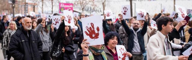 "Krivi smo mi koji smo ćutali" - protest đaka, studenata, prosvetara i opozicije u Nišu