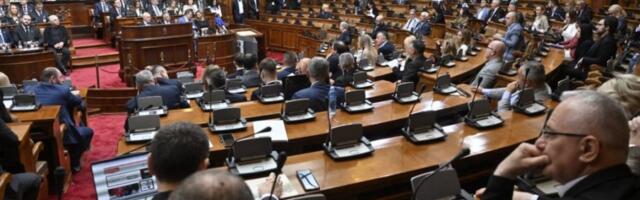 SKUPŠTINA SRBIJE Brnabić: Blokader objavio moj broj mobilnog na društvenim mrežama - stižu mi pretnje smrću i silovanjem (VIDEO)