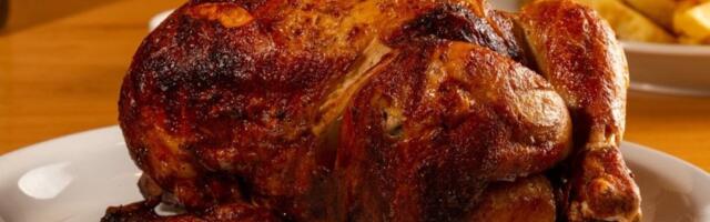 Samo ovako se peče piletina u rerni: Jedino tačno vreme za hrskavu i rumenu koricu koja puca pod zubima
