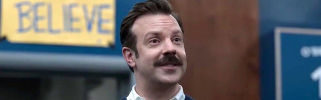Gledali smo Ted Lasso, seriju koja vam nudi topli, prijateljski zagrljaj u teškim vremenima