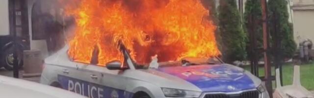 Takozvana kosovska policija ušla u zgradu opština Zvečan i Zubin Potok: Više od deset ljudi povređeno