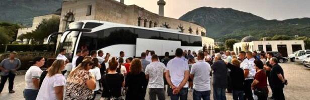 Preko 200 muslimana iz Crne Gore krenulo na hadž, s vjernicima ekipa RTCG