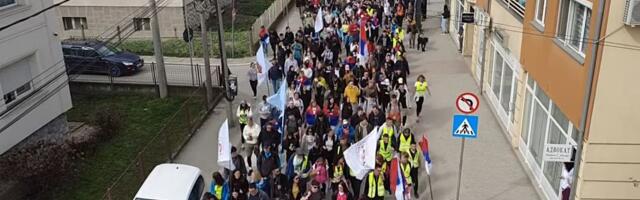 Studenti iz Čačka krenuli na petodnevno pešačenje do Beograda
