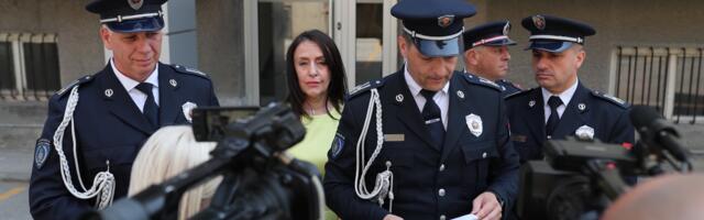 Polaganjem zakletve i odavanjem počasti poginulim službenicima obeležen Dan policije u Kragujevcu