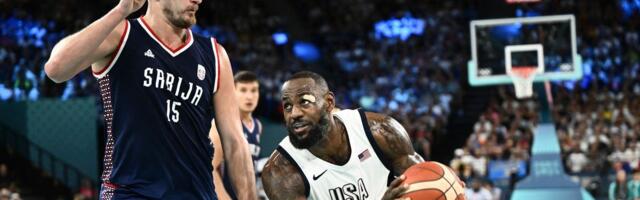 "Osetio sam paniku u trećoj četvrtini kada je matori Gudurić pogodio trojku..." Lebron i Kari o legendarnom polufinalu: Srbija nas je namučila kao niko! /VIDEO/