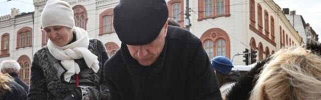 Zloupotrebljavaju državnu imovinu, glume studente i poštenje, a rade samo za lični interes: Detalj na stolu otkrio pravo lice blokadera