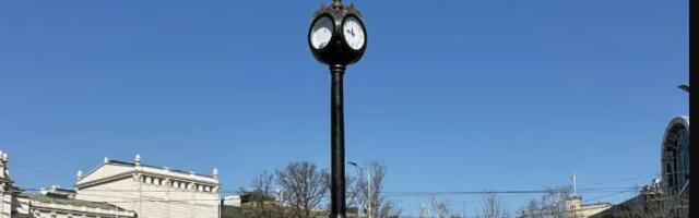 Ponovo se pokvario sat na Trgu republike