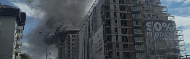 Велики пожар на Чукаричкој падини, више од 20 ватрогасаца на терену