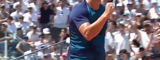 Mađar odjavljen u tri seta: Super start Kecmanovića na Rolan Garosu