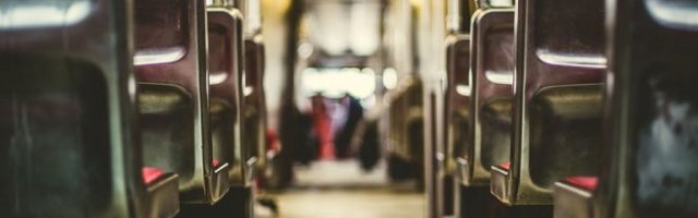 KADA NEMA AUTOBUSKOG STAJALIŠTA! Može i ovako! (Video)