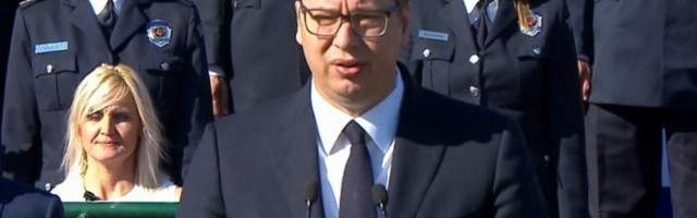 (VIDEO) PRVO KAŽU DA SAM HTEO DA GA RUŠIM, A ONDA DA NISAM... Vučić o navodnom mešanju Srbije u izbore u Crnoj Gori!