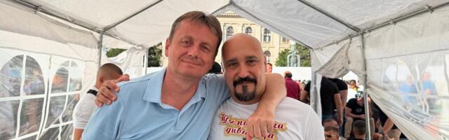 Miroslav Petrašinović otkrio da je juče kod Skupštine Srbije „metak završio“ u gumi njegovog automobila
