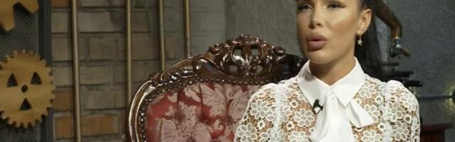 ALEKSANDRA SUBOTIĆ GOLA PRED OCEM I ĆERKOM, NA NJOJ SAMO HALTERI! Aleksandra Subotić zgrozila javnost, pogledajte šta je uradila... (FOTO)