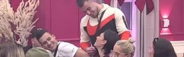 Zaprošena Mina Vrbaški, rekla je "DA"! Sprema se veridba u Eliti, rešila da se skrasi pored njega