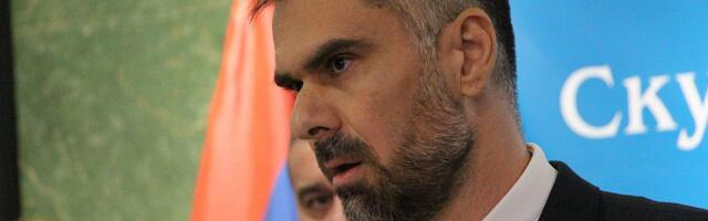 FOTO: Gradonačelnik Mićin obilazi štandove naprednjaka