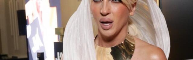 JELENA KARLEUŠA BLJUJE VATRU! Udarila nikad jače: "Snobizam u telima utripovanih luzera"