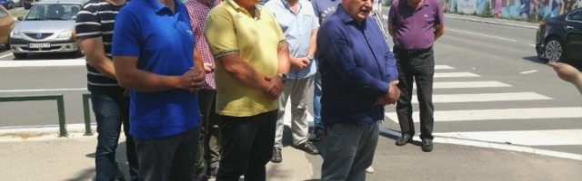 "Stop maltretiranju građana od strane SNS mafijaša"
