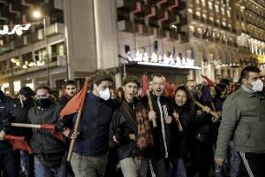 Хапшење након протеста због убиства тинејџера у Грчкој