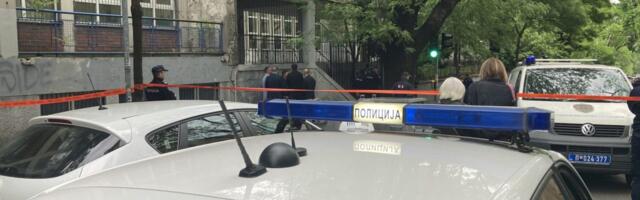 Zvanične informacije: Ubijeno osam učenika i čuvar