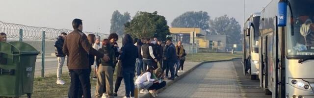 PORODICA NA HRVATSKOJ GRANICI PROŠLA KROZ TORTURU: Smeštaj su platili preskupo, a onda su im POLICAJCI TRAŽILI JEDNU STVAR (FOTO)