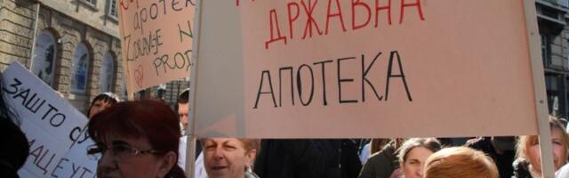 Radnici Apoteka Beograd se danas okupili, platu nisu primili 4 meseca