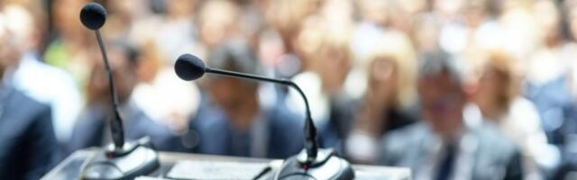 ŠOK U ZEMLJI! Novinar dobio otkaz posle konferencije za štampu! POSTAVIO ZABRANJENO PITANJE PRED SVIMA (VIDEO)