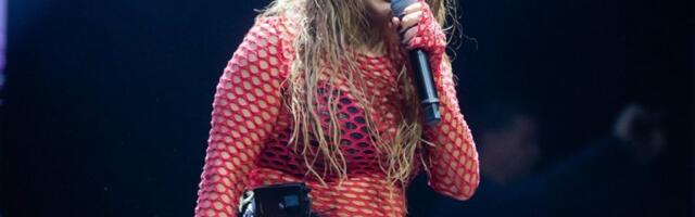 SKANDALČINA! Ana Nikolić upala u kuhinju restorana i legla na sto – SEVNULE GRUDI, INTIMA NA IZVOLTE! (VIDEO)