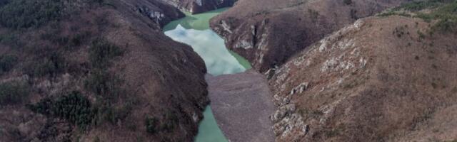 Alarm na Drini: Tone otpada plutaju rekom, rešenja postoje, ali... (FOTO, VIDEO)