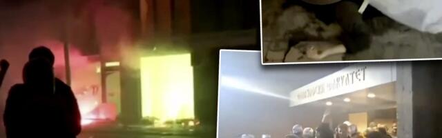 Desilo se ono čega smo plašili! Blokaderi počeli sa psovkama, nastavili sa paljenjem, pucali u čoveka, a na kraju i ubili devojku (VIDEO)