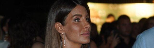 "KO ĆE ME ZAŠTITITI?!" Slobina Jelena preklinje za pomoć, isplivali novi detalja BRUTALNOG NAPADA na pevačevu ženu!