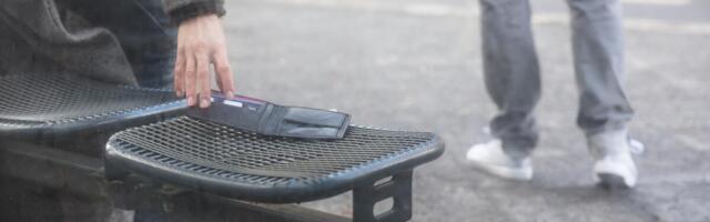 Pored kontejnera pronašao torbu sa 39.000 evra: Čim ga je zgrabio, uradio je ovo i šokirao ceo Balkan, ludilo!