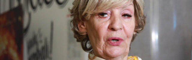 LEPA LUKIĆ SNIMA AUTOBIOGRAFSKI FILM! Ovo su svi detalji!