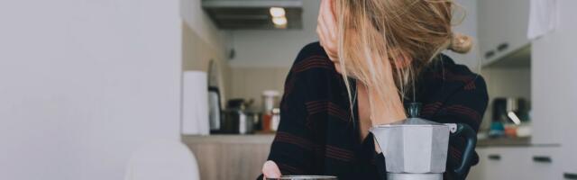 Stvari koje NIKAKO ne treba da držite u kući nakon 50. godine: Privlače usamljenost i tugu