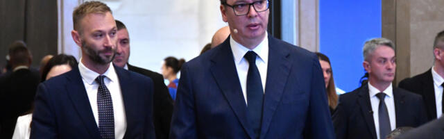 VUČIĆ: SUTRA UVEČE SA FON DER LAJEN I KOŠTOM &quot;Nakon toga otvaram dve fabrike u Nišu&quot;