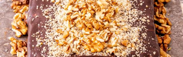 "Manastirka" - omiljena posna torta za Nikoljdan: Toliko sočna i bogata, a pravi se veoma jednostavno