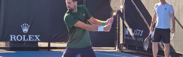 Telegraf na treningu Novaka Đokovića u Melburnu: Srbin udario na Srbina, stampedo kakav se ne pamti!