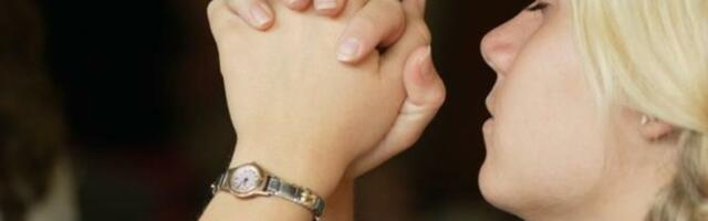 STROG OBIČAJ KOJI SVAKI SRBIN MORA DA ISPOŠTUJE! VEČERAS U PONOĆ obavezno uradite ovo - veliki je praznik!