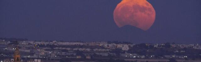 POGLEDAJTE ŠTA VAS ČEKA! Ružičasti pun mesec 2. aprila donosi otkrovenje pred Uskrs - Božanski trenutak na NEBU