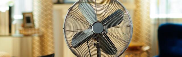 Zašto neki ljudi u Srbiji ventilator okreću ka prozoru? Skroz su u pravu kada znate šta radi trik!
