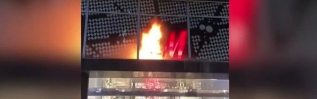 POŽAR U CENTRU BEOGRADA Gori zgrada u Knez Mihailovoj ulici