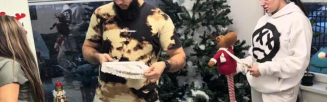 "HVATAJ SE METLE" Otkriveno kako se majka Dejana Dragojevića ponaša prema snaji: Isplivali detalji iz njihovog doma (FOTO)