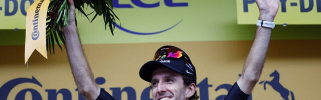 Сајмон Јејтс завршио каријеру