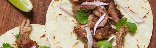 Takosi sa svinjskim mesom pripremljeni na tihoj vatri