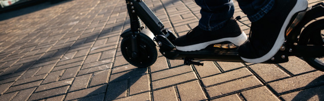 SAMO PO TROTOARU: Novi Zakon regulisaće trotinete