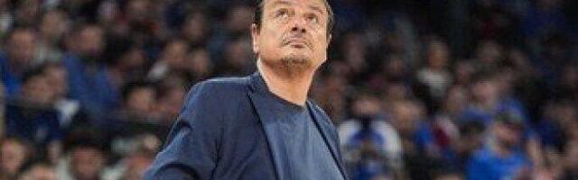 ATAMANU PALA VILICA USRED MEČA! Kamera UHVATILA njegovu lepu suprugu, a Turčinovu reakcija postala hit! (VIDEO)