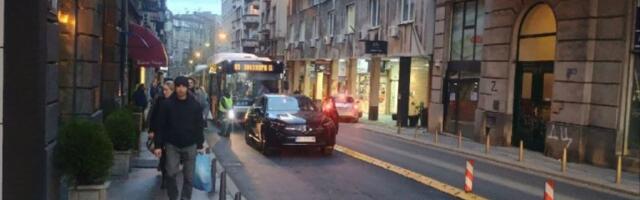 KOLAPS U NUŠIĆEVOJ! Saobraćaj potpuno blokiran, policija pokušava da obuzda besne vozače! ČEKA SE PAUK! (FOTO)