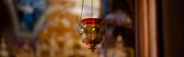 Преваранти креирају лажне налоге за православне цркве пред Ускрс