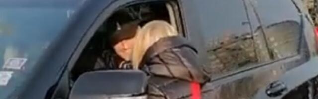 Vučić poslao Mandića da probije blokadu (VIDEO)