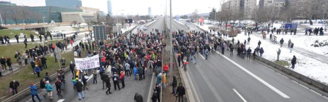 Završena blokada kod Sava Centra, auto-put prohodan u oba smera